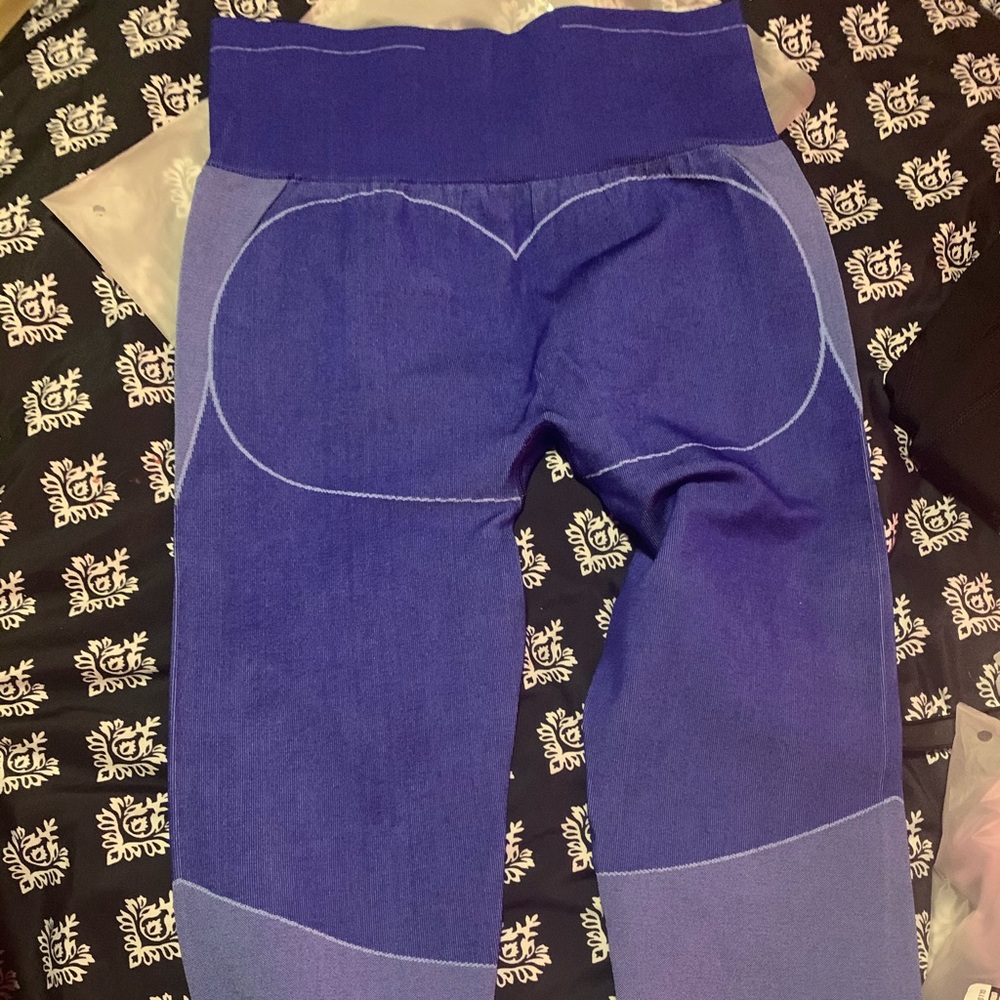 Gym shark leggings